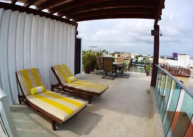 Magic Ph Steps From Mamitas Beach! Playa del Carmen Apartment